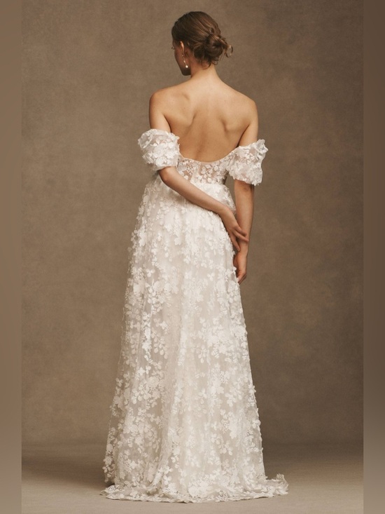 Willowby by Watters Lilia Puff-Sleeve Lace Empire Wedding Gown - Picture 3 of 10